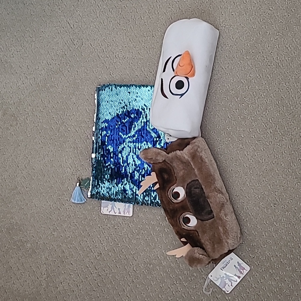 NEW Frozen II (3 Pencil Cases)
